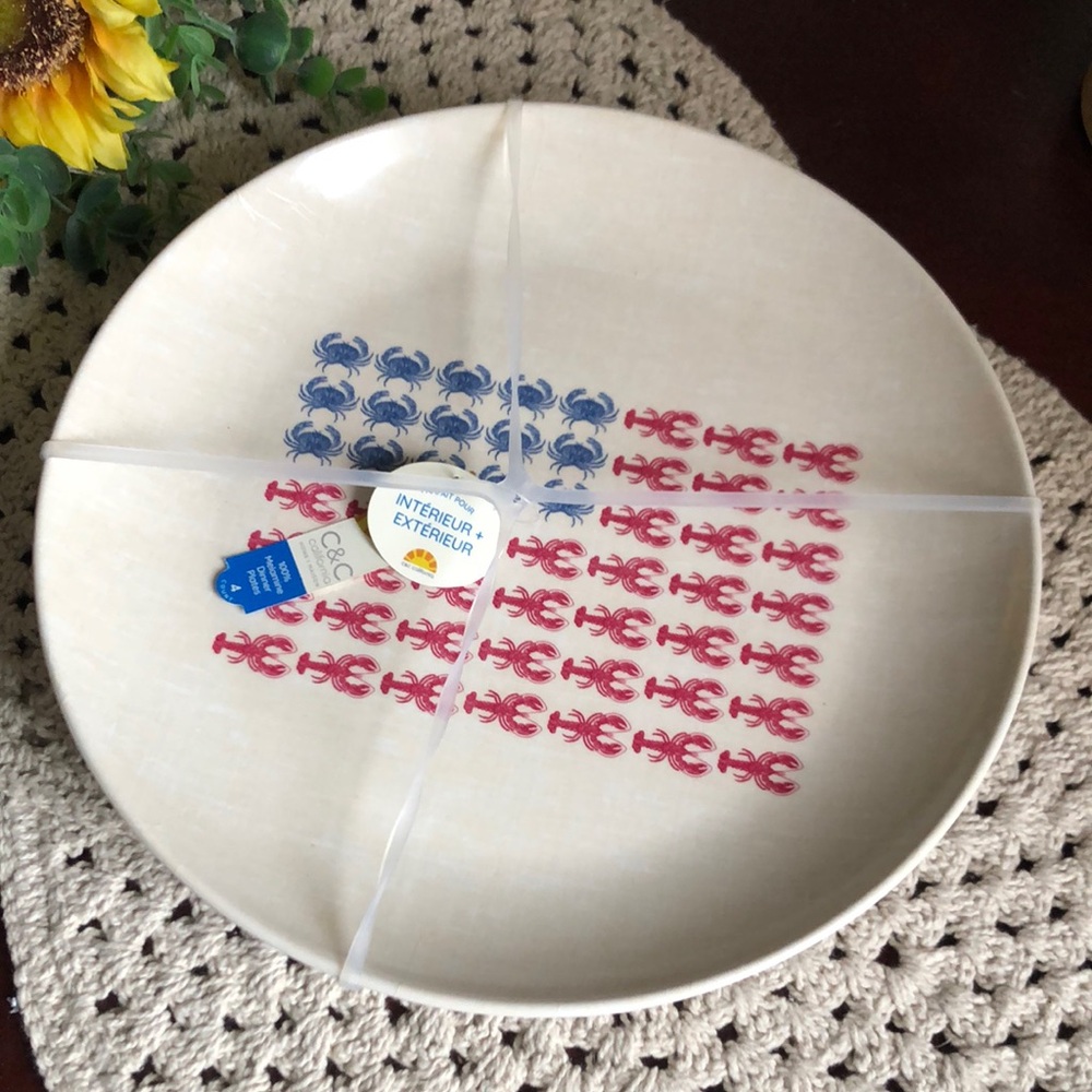 Melamine Dinner Plates with Red & Blue Lobster & Crab Pattern